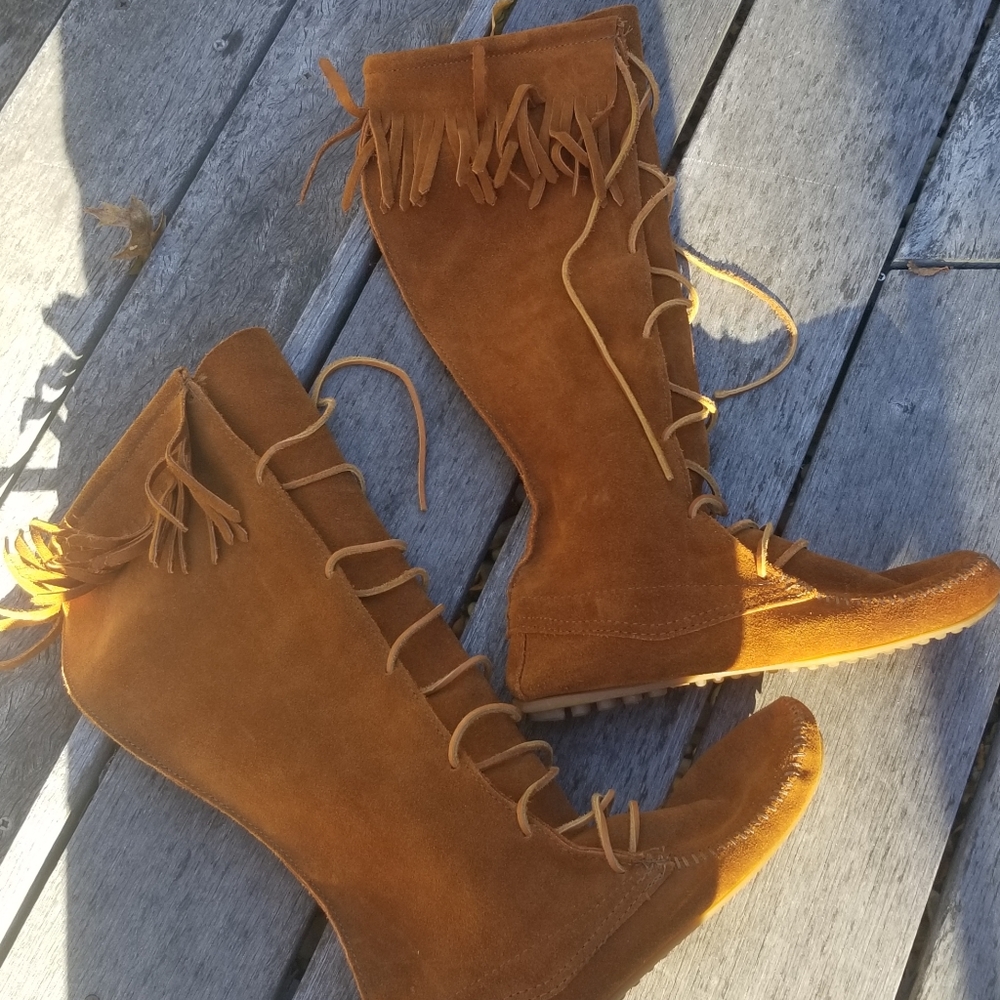Minnetonka moccasin fringe boots